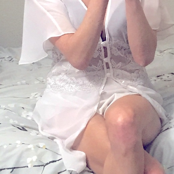 Vintage 80s nylon & lace lingerie by Cinema Etoile - Picture 2 of 9